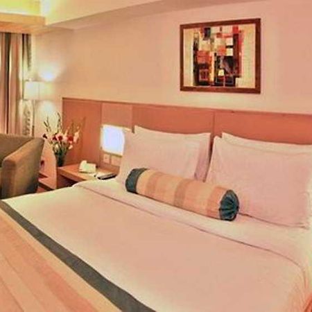 Comfort Inn Gsk Αμριτσάρ Δωμάτιο φωτογραφία