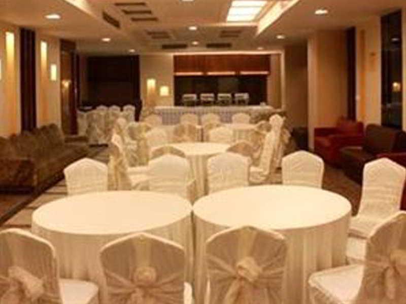 Comfort Inn Gsk Αμριτσάρ Εξωτερικό φωτογραφία